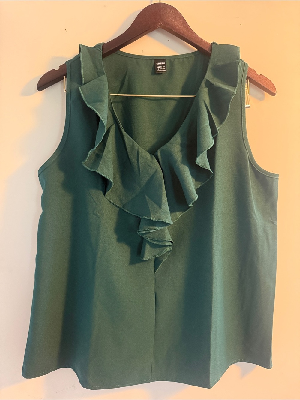 SHEIN Women’s Emerald Green Ruffle Front Sleeveless Blouse Sz L NWOT